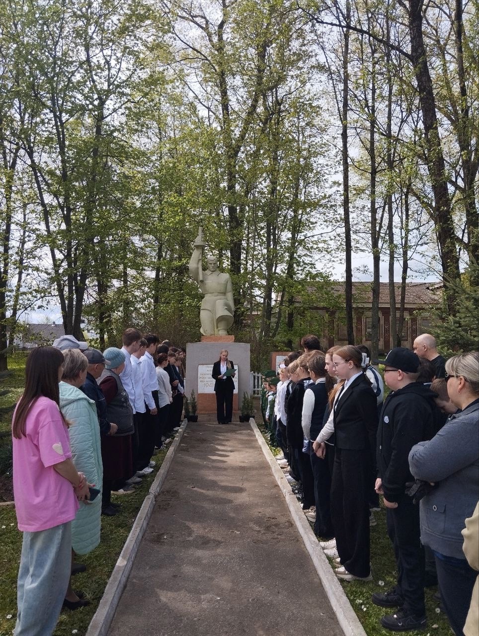 Посадка_аллеи_Аллея_поколений24.04.2025_4.jpg