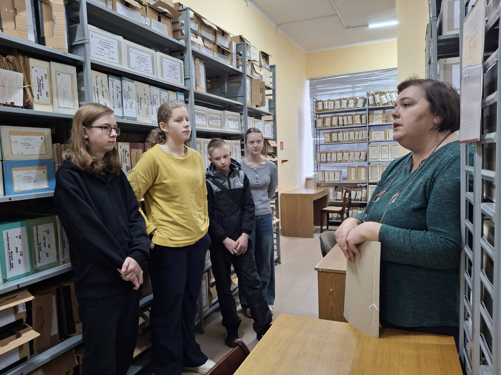 Экскурсия_в_Глубокский_зональный_архив_05.11.2025_2.jpg